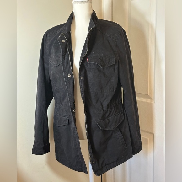 Levi’s denim jacket. - Picture 2 of 8